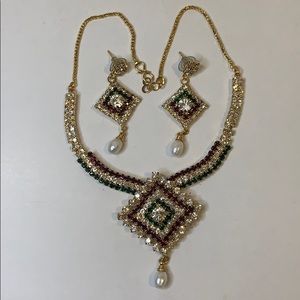 NWOT Indian Green & Red Set